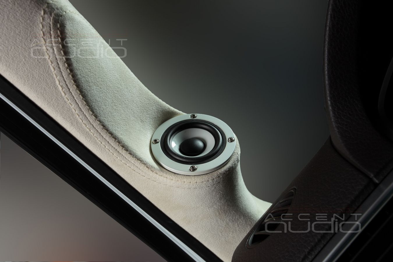 Среднечастотные твитеры Bewith A-50 в Volkswagen Touareg NF