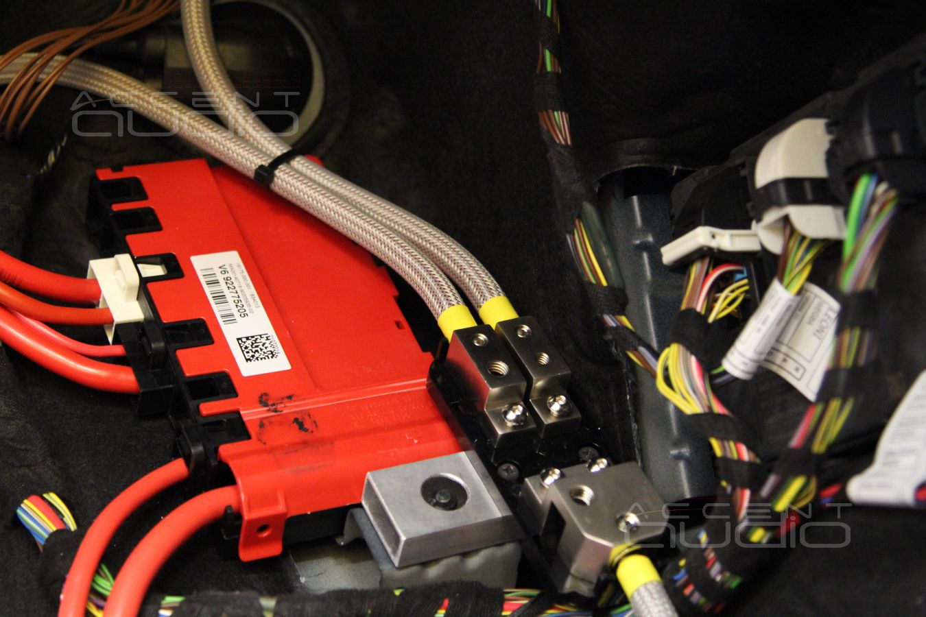 Что нужно для хорошего звука в BMW F30 Установка усилителей