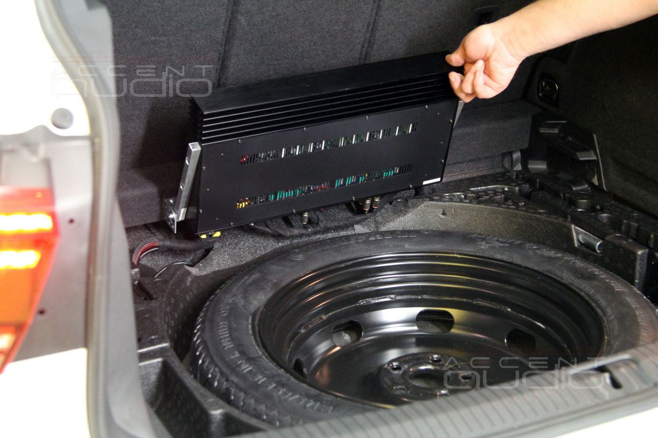 Интеграция пятиканального усилителя E.O.S в новом Volkswagen Tiguan