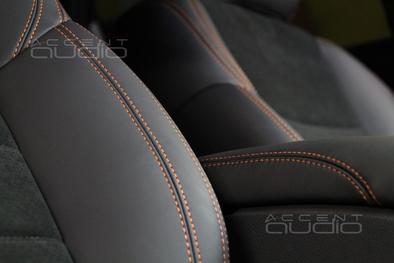 Перетяжка передних сидений