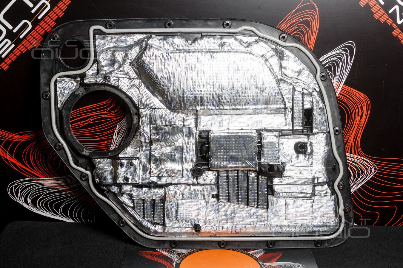 Аудиоподготовка дверей и установка мидбасовых динамиков Brax ML6D в LandRover Defender