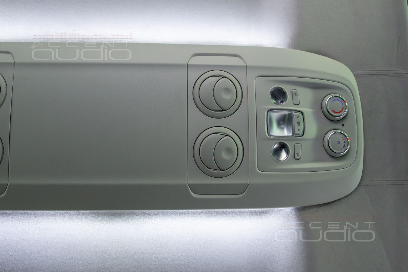 Новый дизайн потолка Opel Zafira и оригинальная подсветка