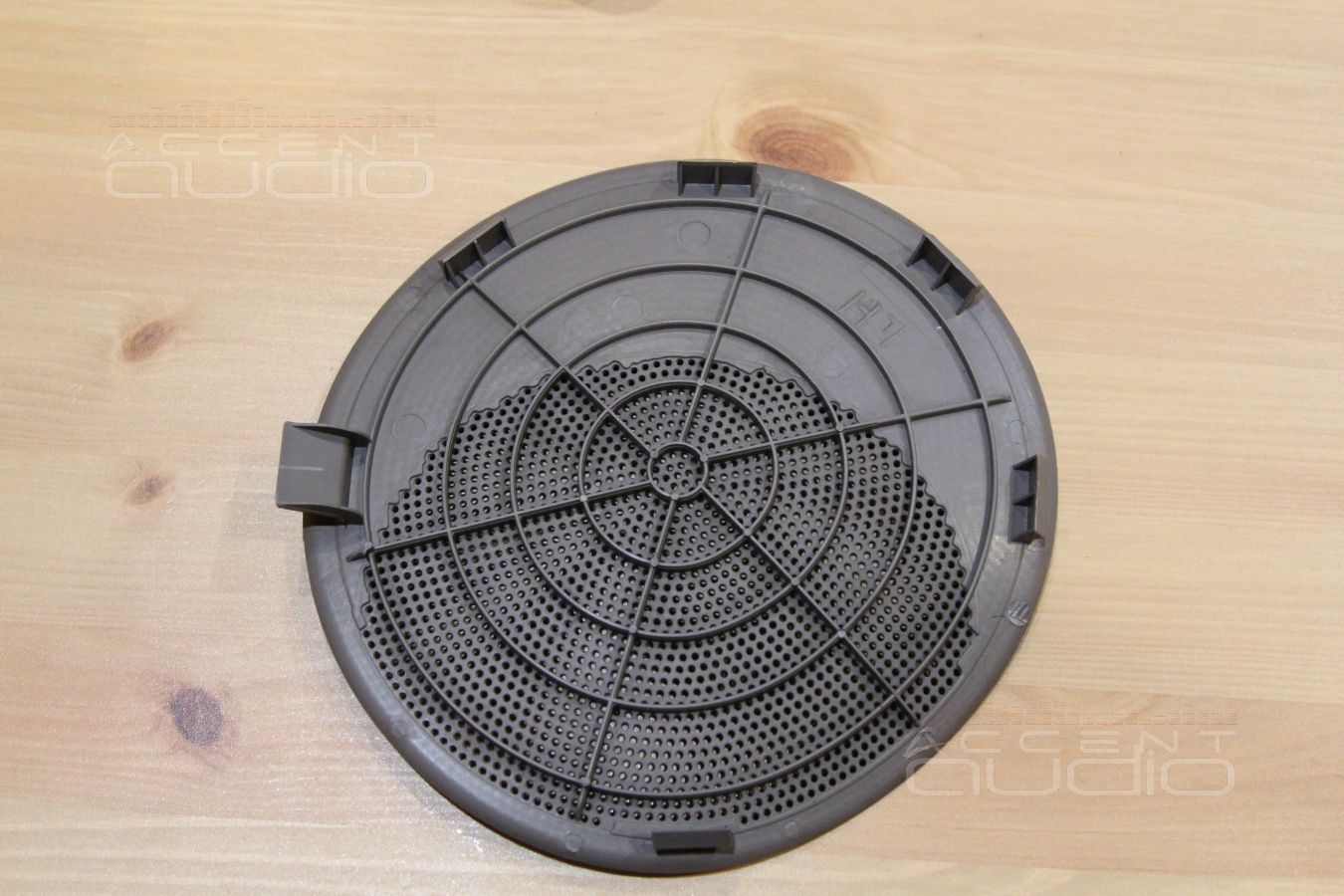 Установка акустики Focal Performance в Nissan 350Z: модернизация сеток