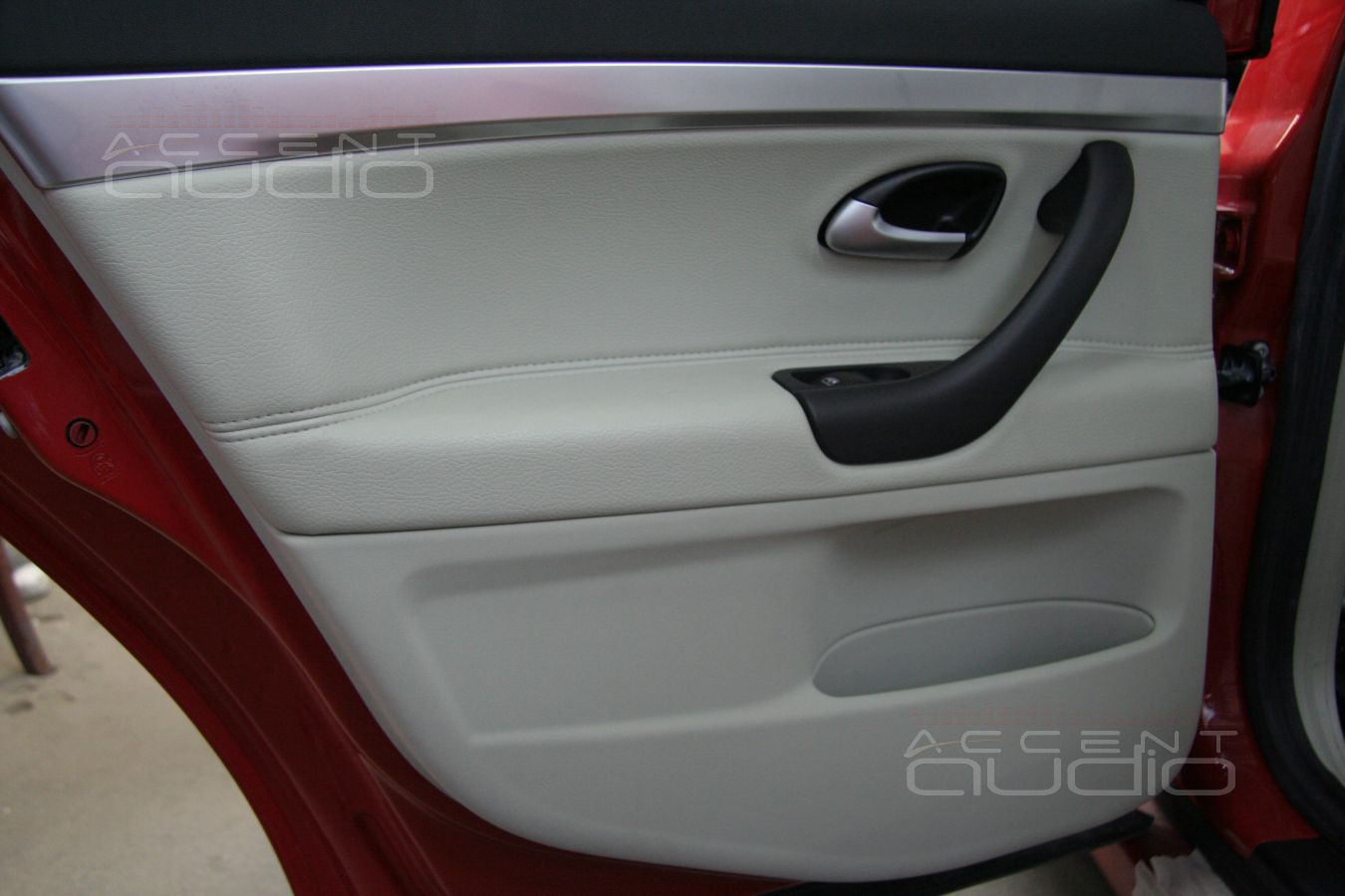 Saab 9.3 Aero: мультимедиа и звук соответствуют !