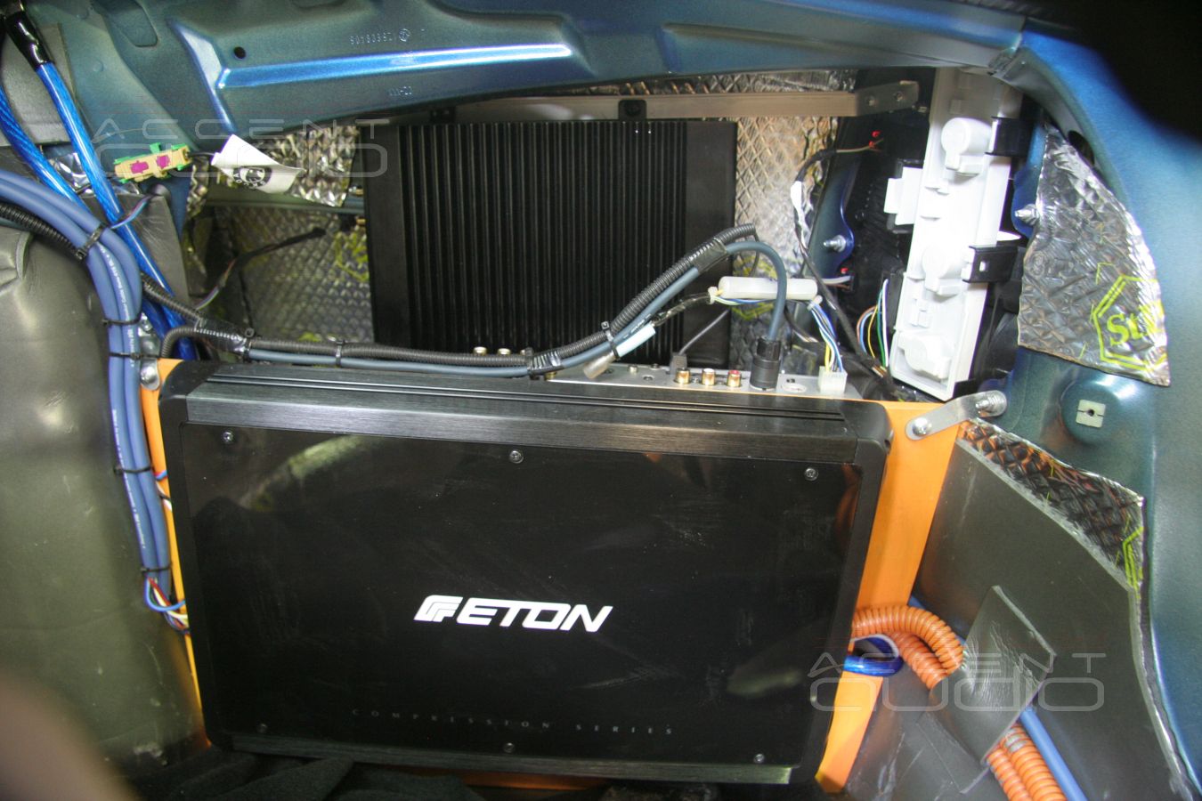 Установка усилителя в SKODA Octavia RS