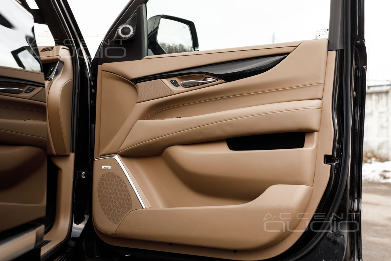 Аудиоподготовка дверей и установка мидбасов ScanSpeak в Cadillac Escalade