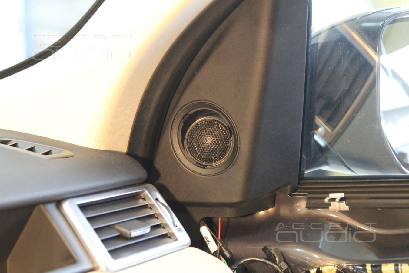 Установка новой акустики Eton в LandRover Discovery Sport