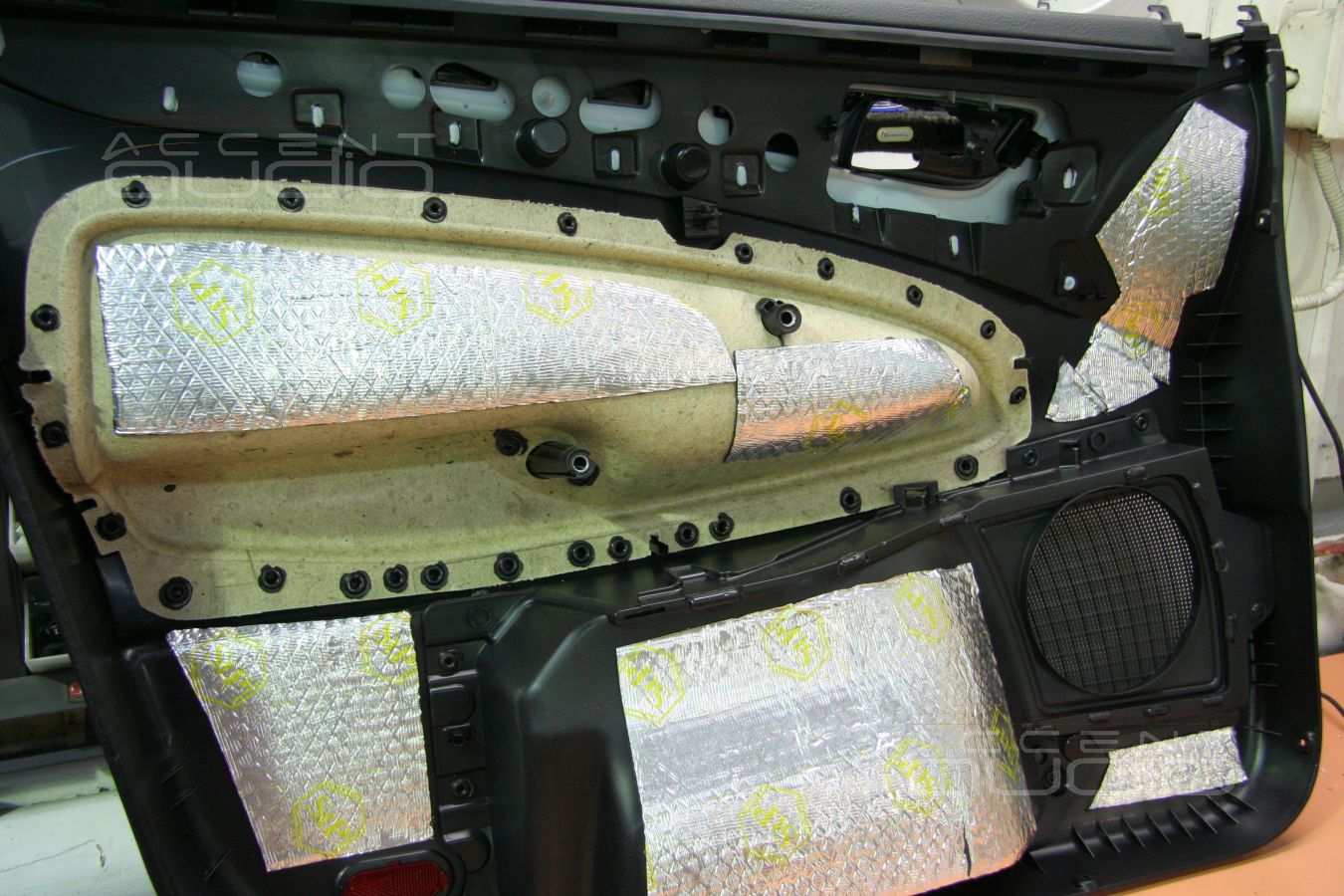 Шумоизоляция Ford Mondeo