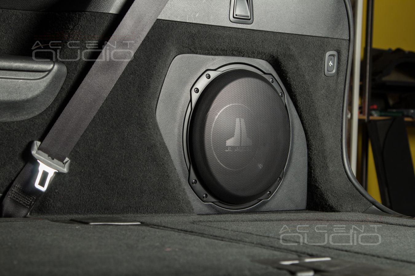 2023 Update: встроенный сабвуфер-стелс для семиместного Volvo XC90
