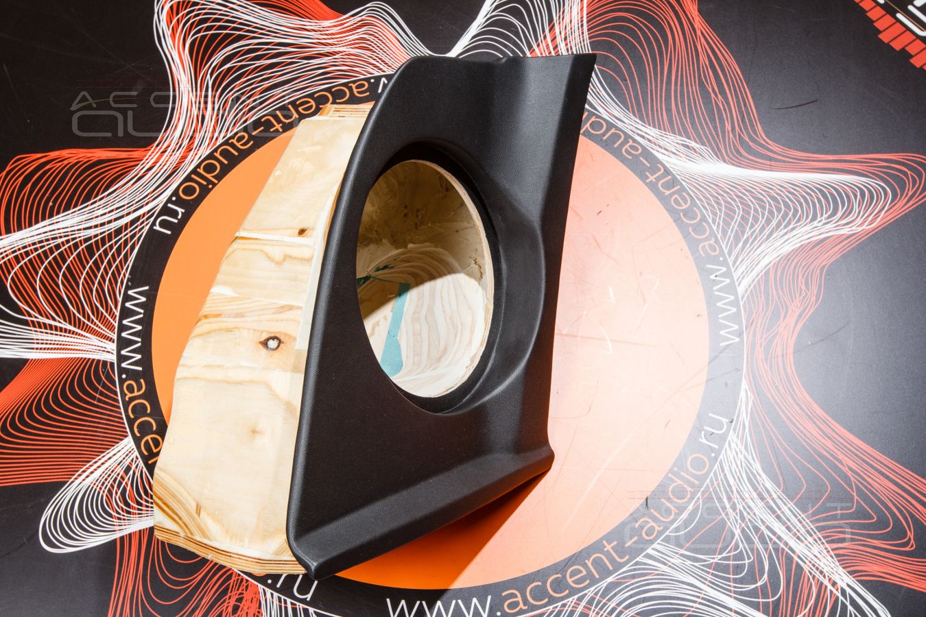 Сабвуфер-стелс для Porsche Macan со вторым полом