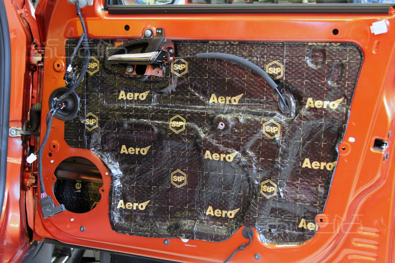 Шумоизоляция и аудиоподготовка передних дверей