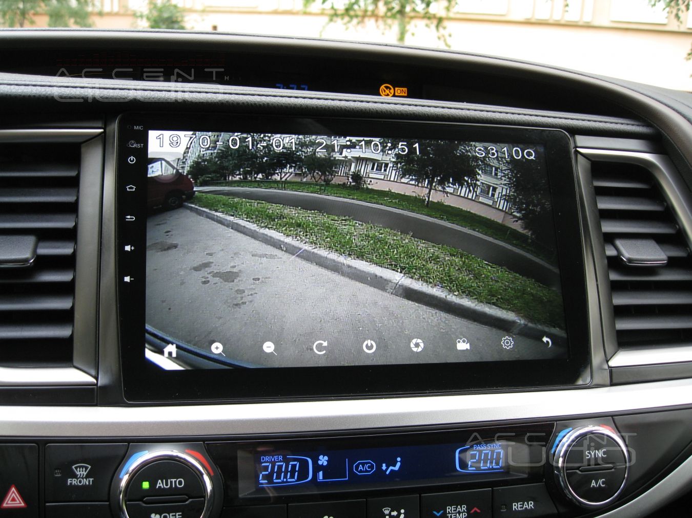 Новая магнитола в Toyota Highlander