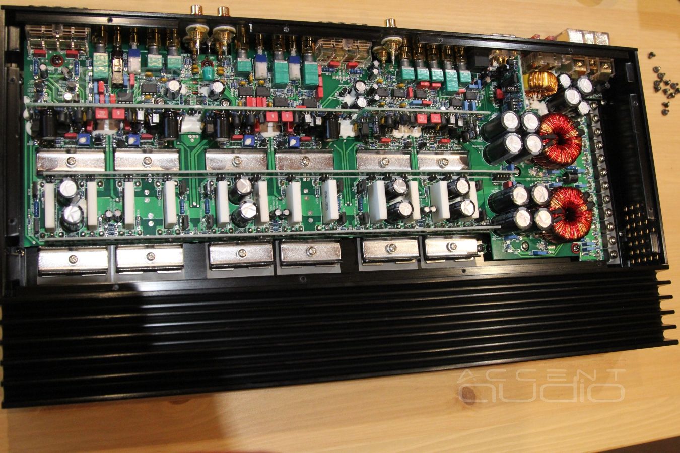 За что мы любим усилитель E.O.S AE-4100.1 ?