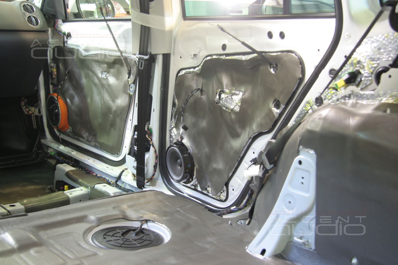 Полная шумоизоляция Volkswagen Tiguan