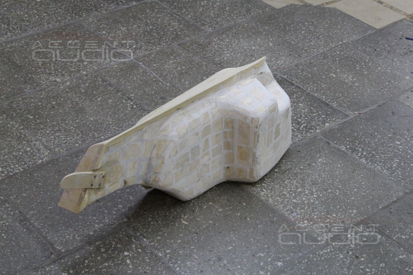 Встроенный сабвуфер стелс с Nissan X-Trail