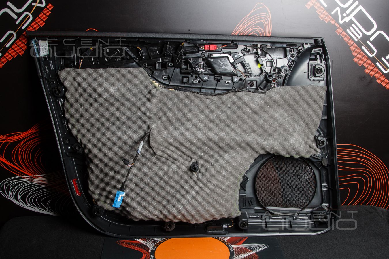 Аудиоподготовка-шумоизоляция дверей Audi A4 Avant 2021 и установка акустики Brax