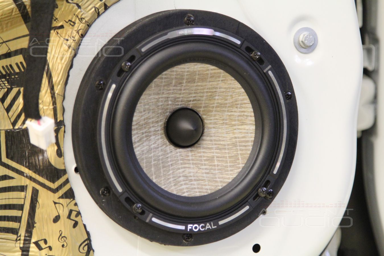 Установка акустики Focal 
