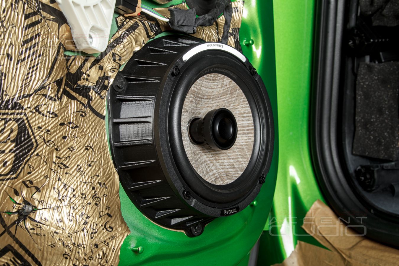 Коротко про тыловую акустику в Audi Q5