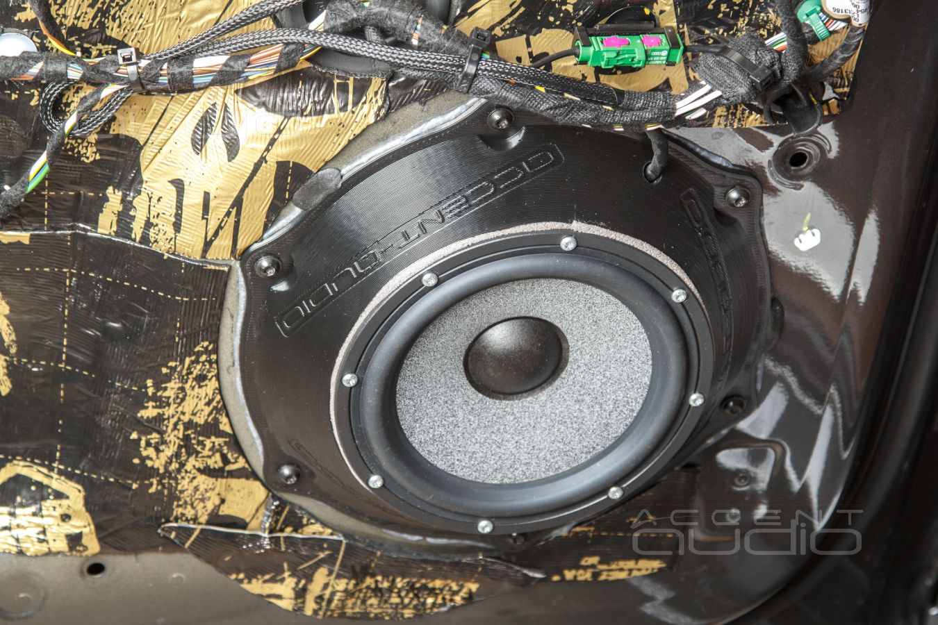 Аудиоподготовка и установка мидбасовых динамиков Brax GL6 в Porsche Cayenne Coupe