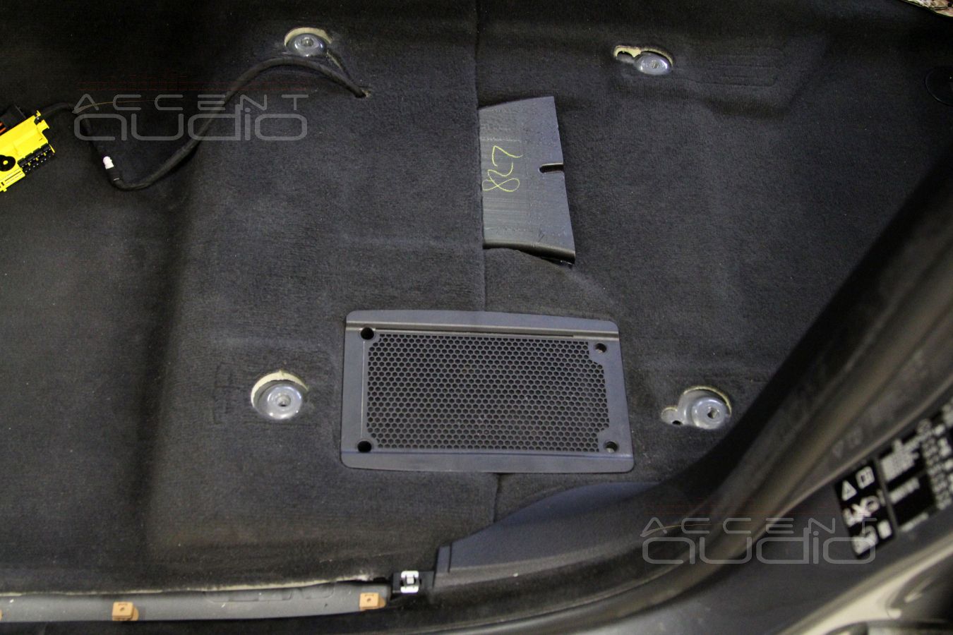 Подсидельные мидбасы – обычно, но это Eton !