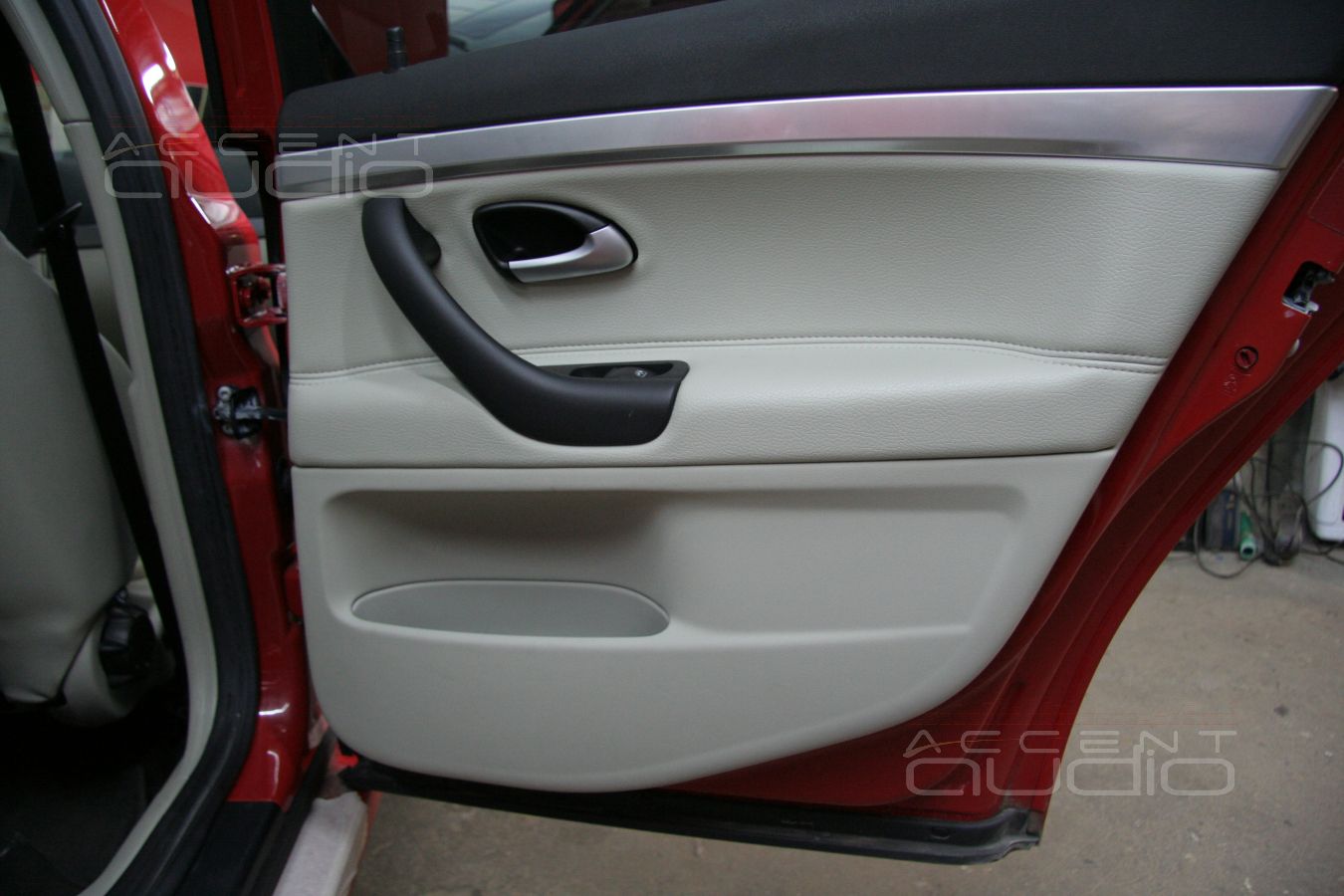 Saab 9.3 Aero: мультимедиа и звук соответствуют !