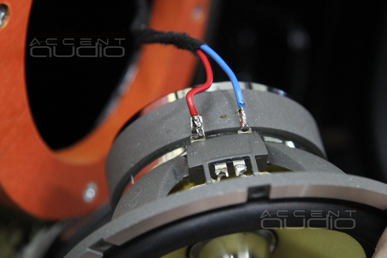 Замена акустики и виброизоляция дверей в Mercedes GLK 2014