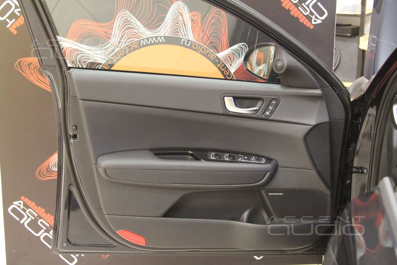 Установка мидбасовых излучателей Eton RSR 160 в двери Kia Optima