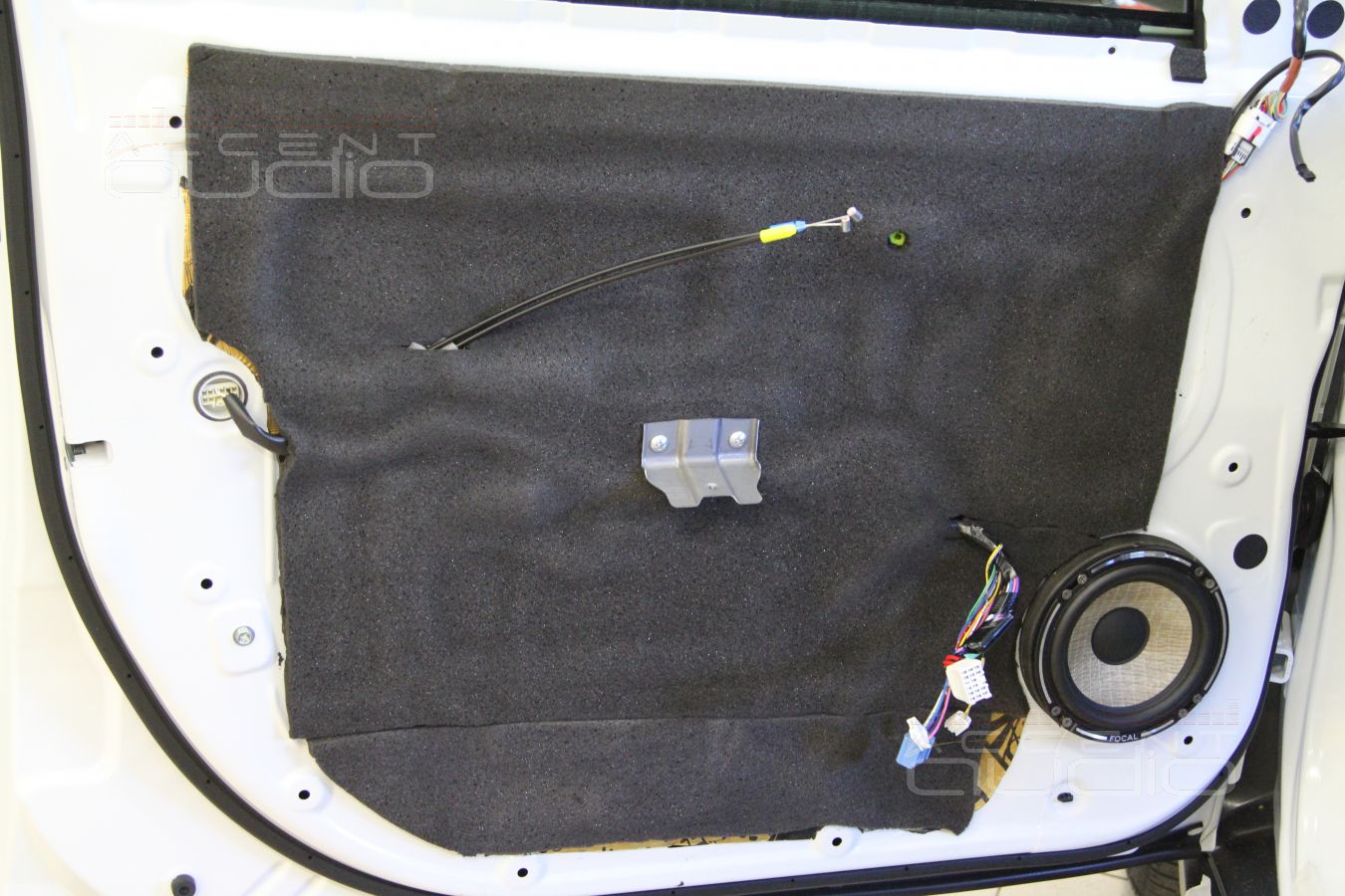 Шумоизоляция Mitsubishi Outlander