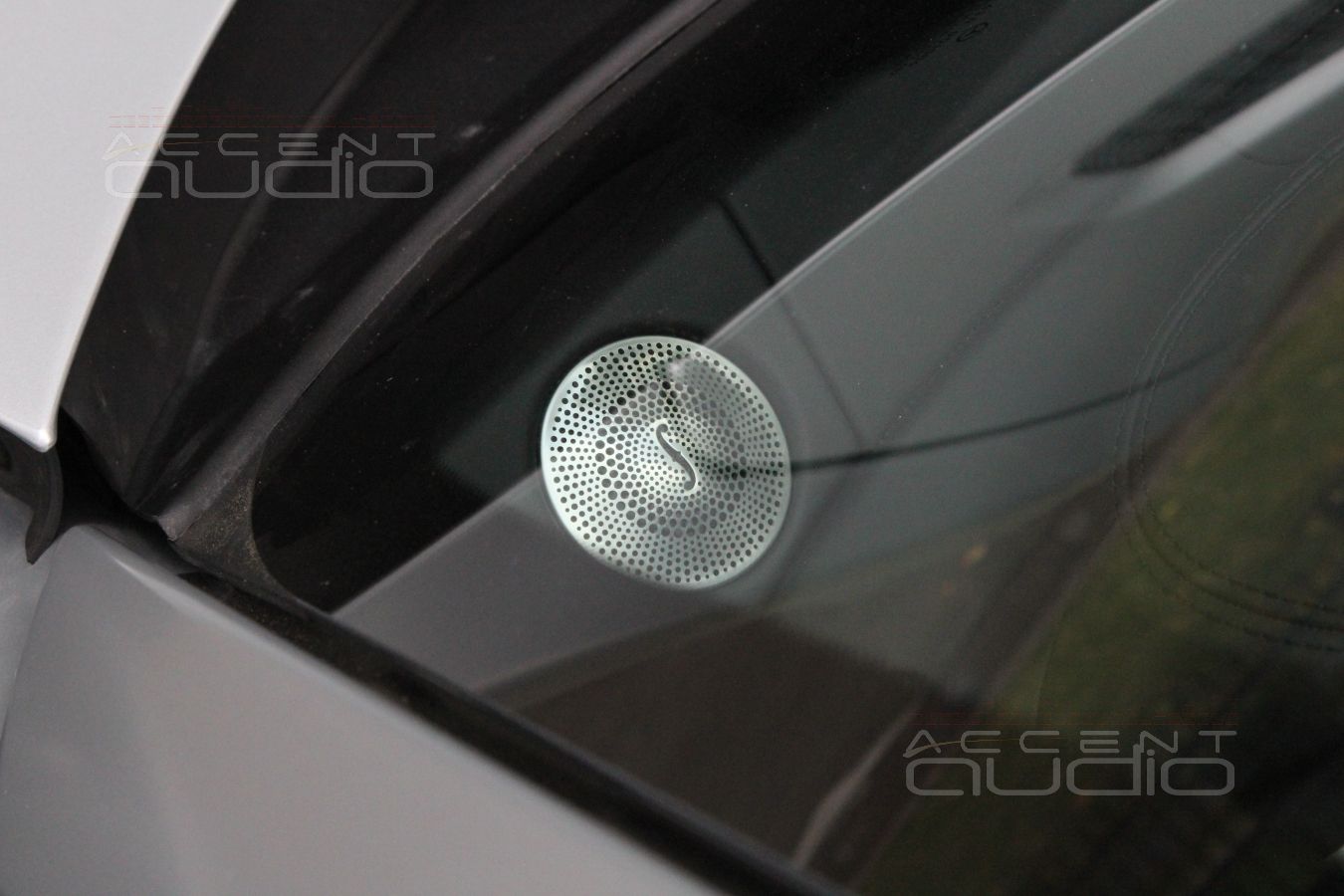 Установка новых твитеров Eton в штатные места Mercedes-Benz GT