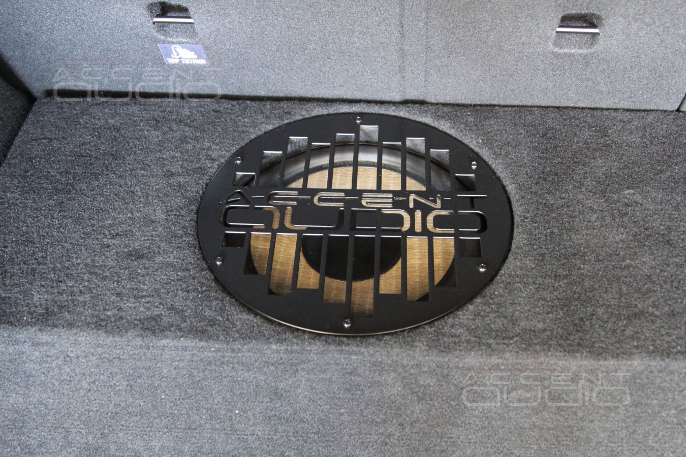 Оригинальный сабвуфер для маленького Mercedes-a Focal P25F(S)lim