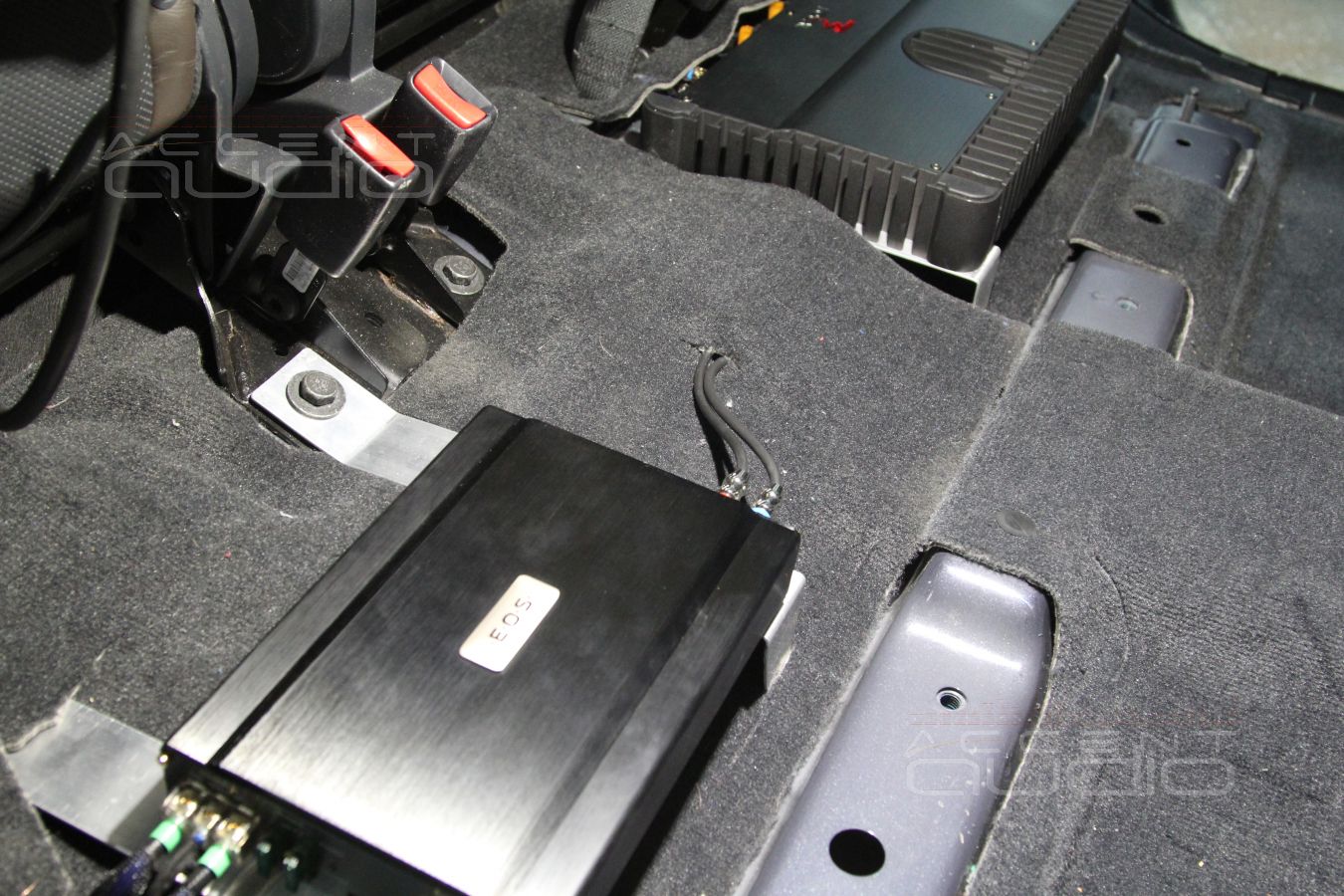 Установка усилителей Focal и E.O.S. в Jeep Grand Cherokee 2014