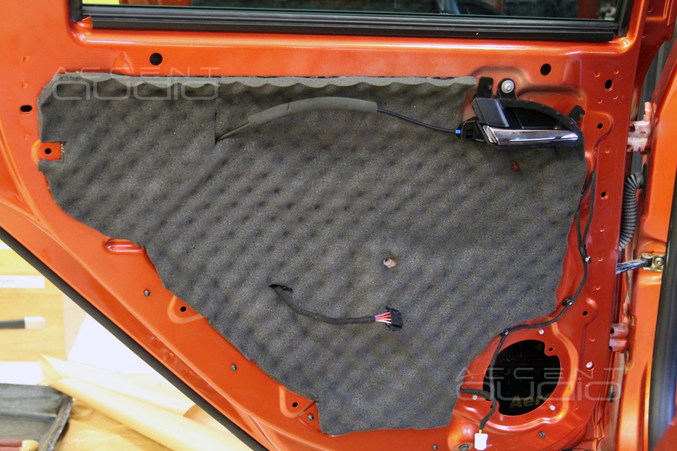 Шумоизоляция задних дверей ( в фотографиях )