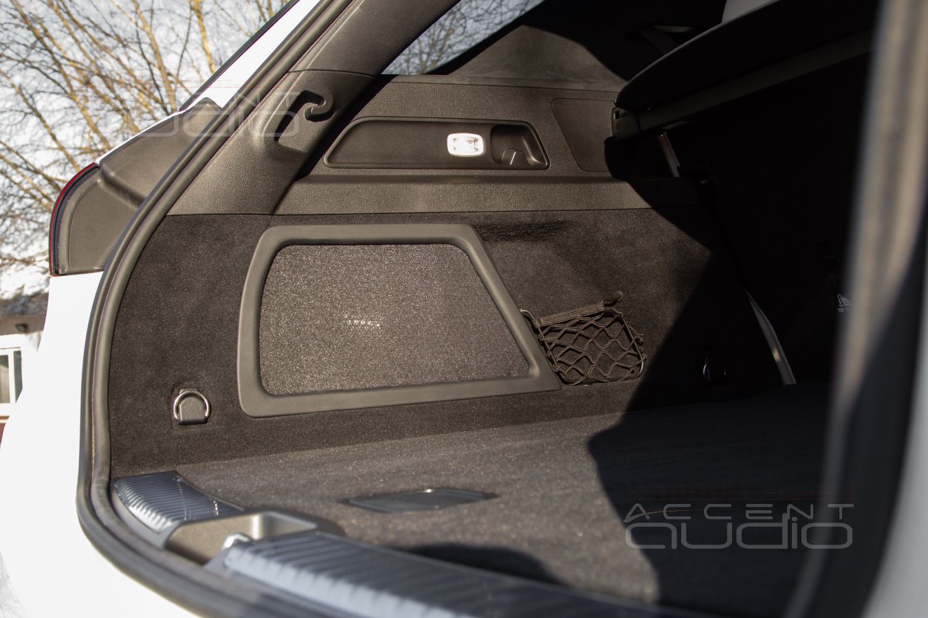 Модный сабвуфер Dego для Mercedes GLE – полная интеграция