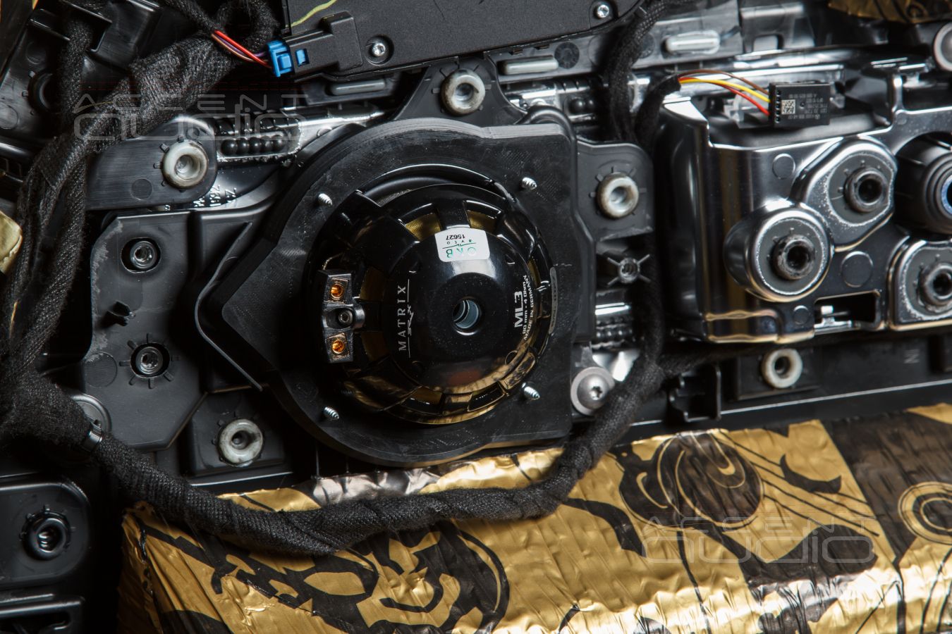 Лучшие среднечастотные динамики Brax ML3 в MB Gelandewagen и их штатная установка