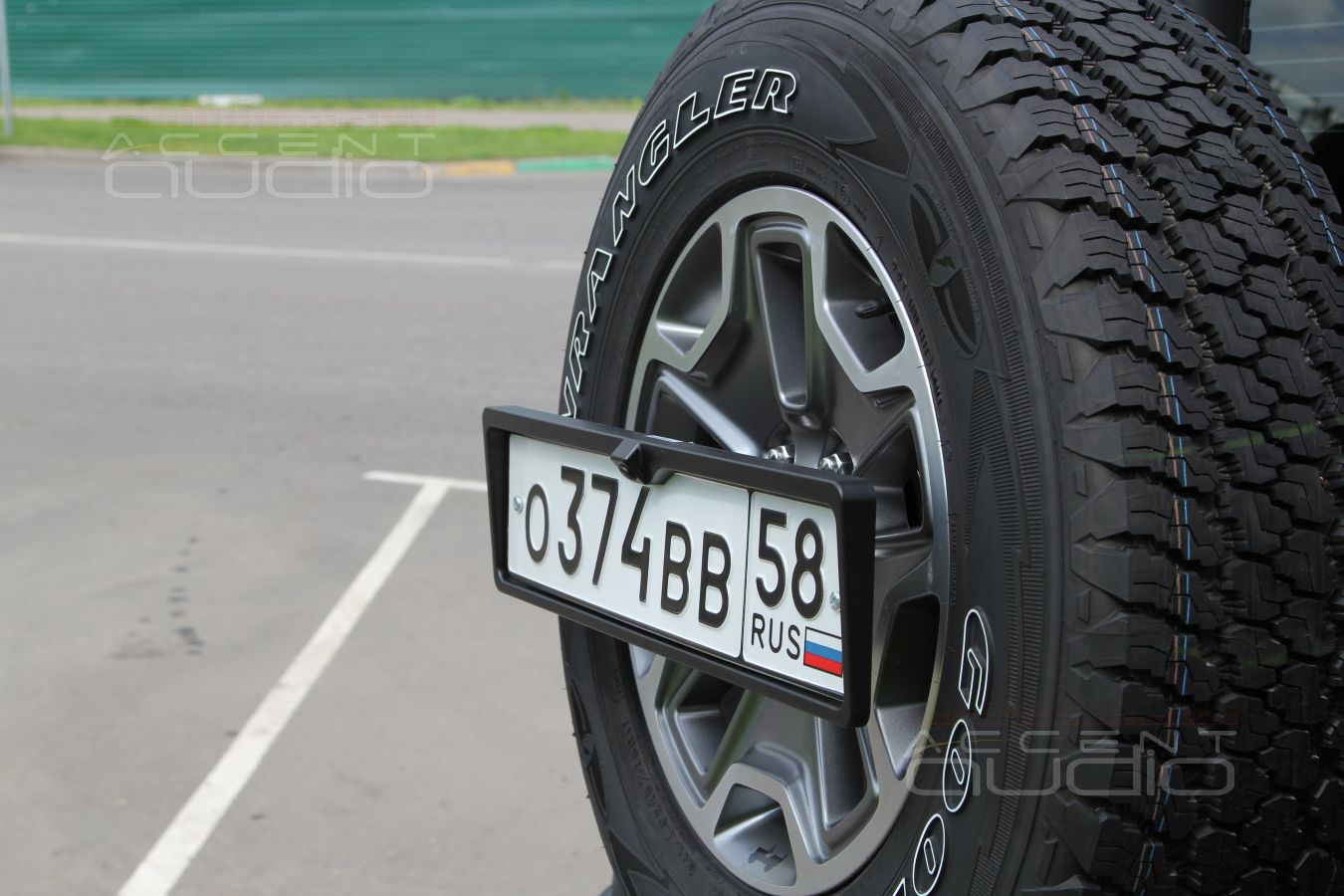 Задний силовой бампер с калиткой и настоящим домкратом