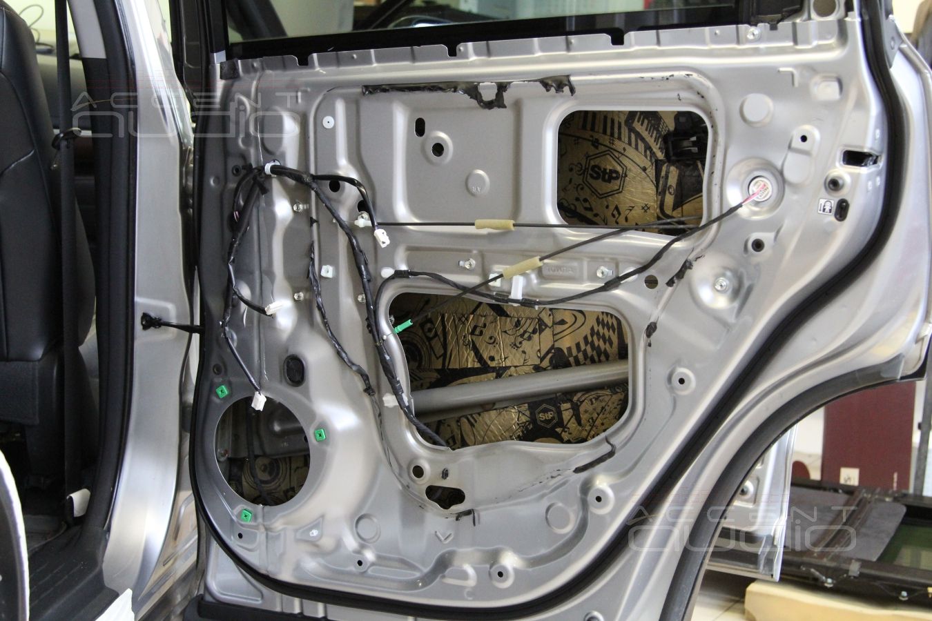 Трехкомпонентная акустика Focal в новом Toyota Highlander