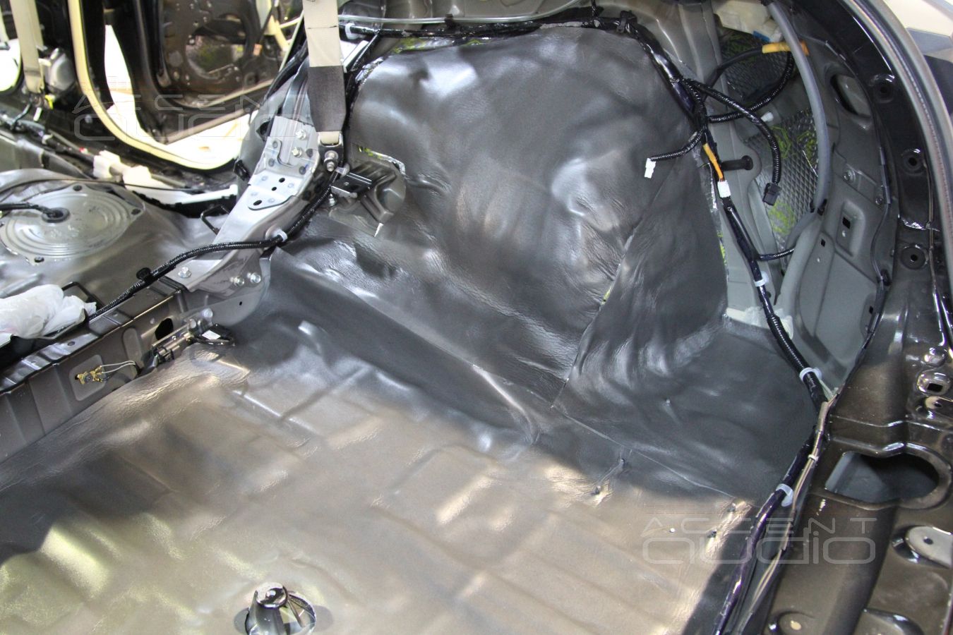 Шумоизоляция Infiniti FX35: теплоизоляционный слой