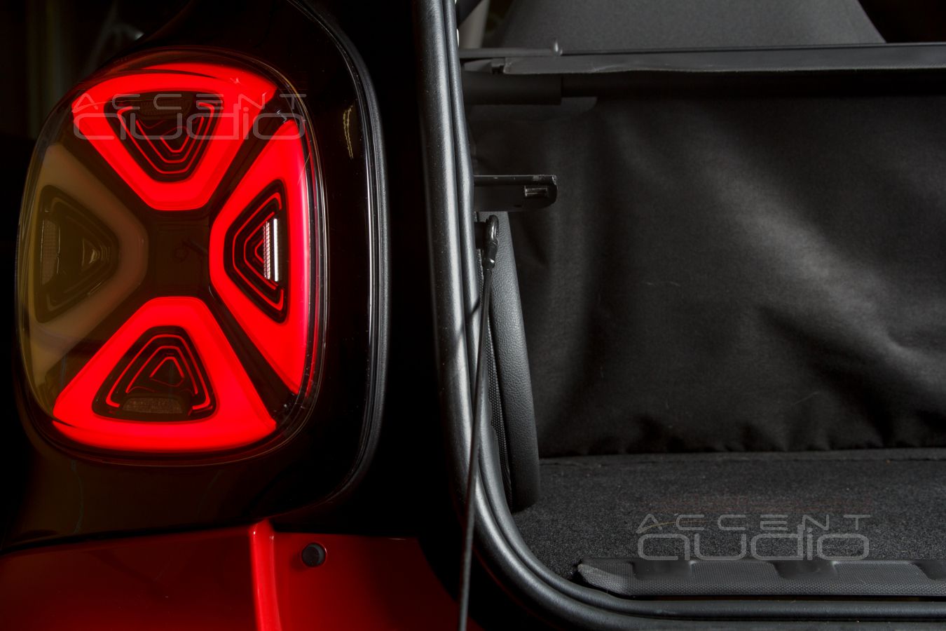 Лучший сабвуфер для Smart Fortwo