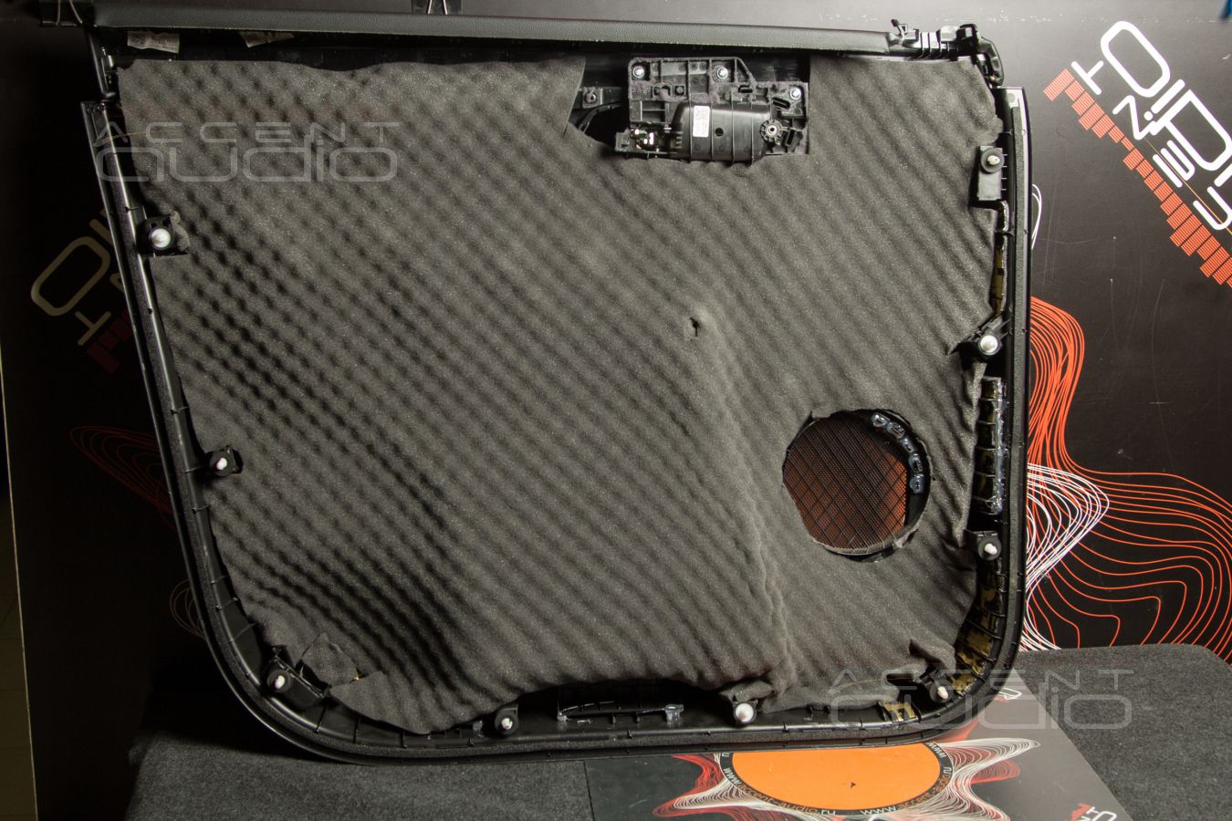 Аудиоподготовка\шумоизоляция дверей и установка мидбасовых Brax GL6 в Exeed