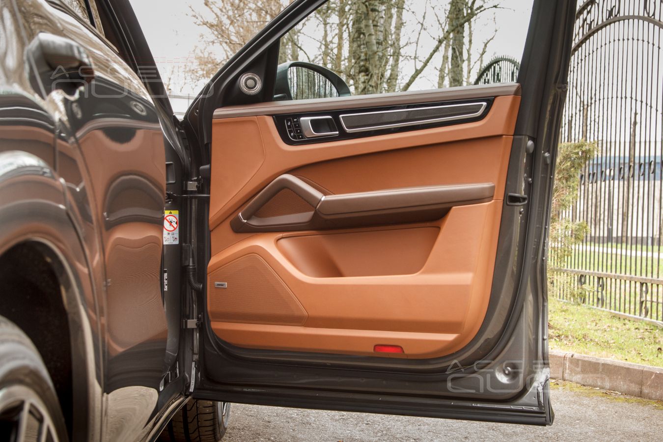 Аудиоподготовка и установка мидбасовых динамиков Brax GL6 в Porsche Cayenne Coupe