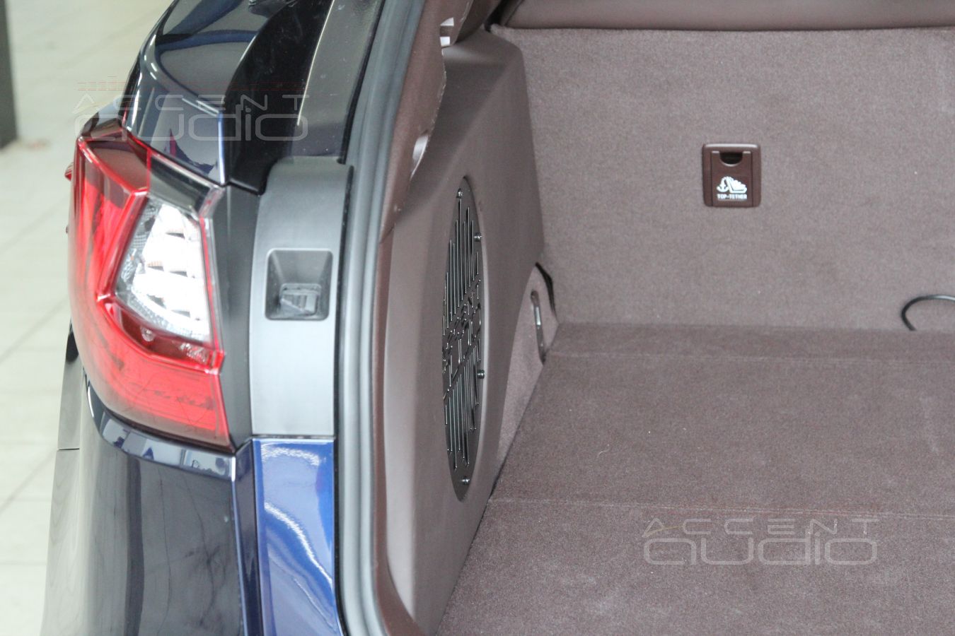 Сабвуфер-стелс