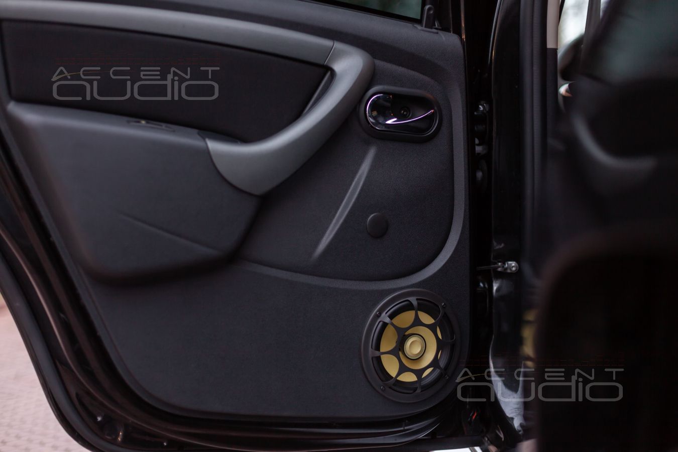 Аудиоподготовка дверей и установка акустики Focal MW ES165K (HPVE1078) в Renault Duster