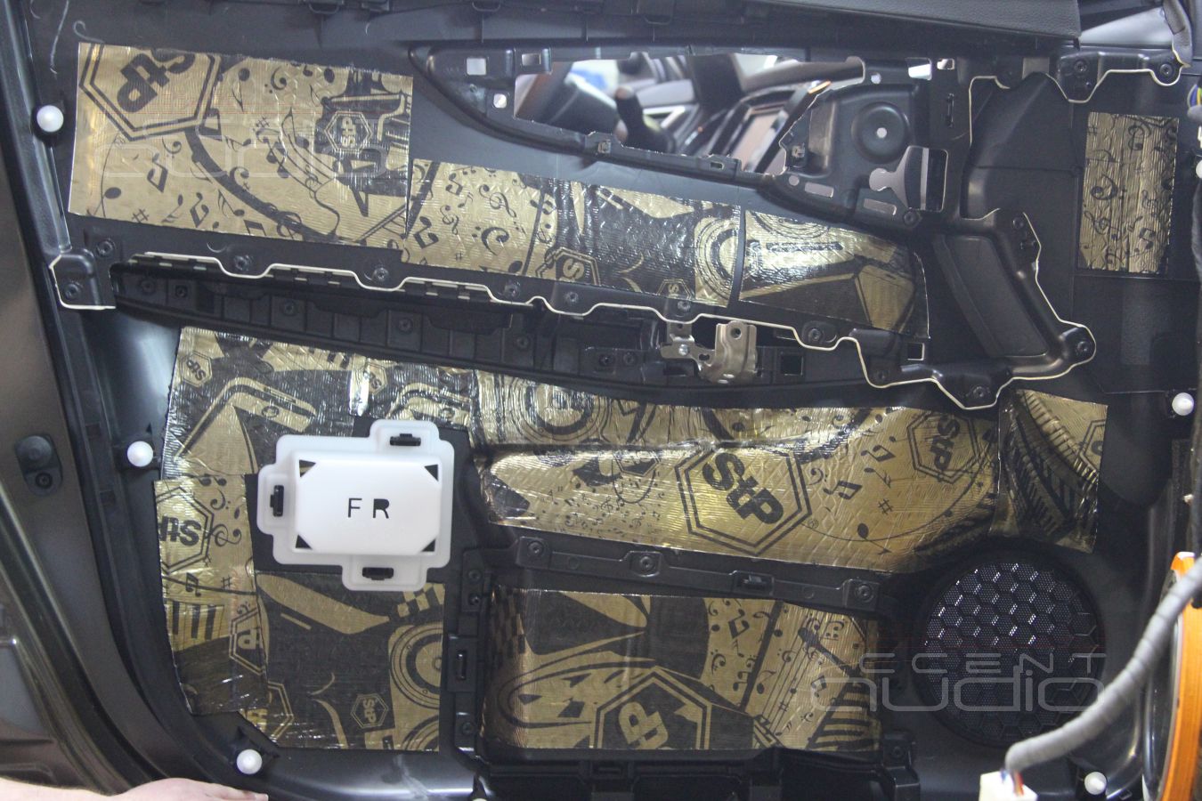 Установка акустики Eton в Nissan Qashqai 2015