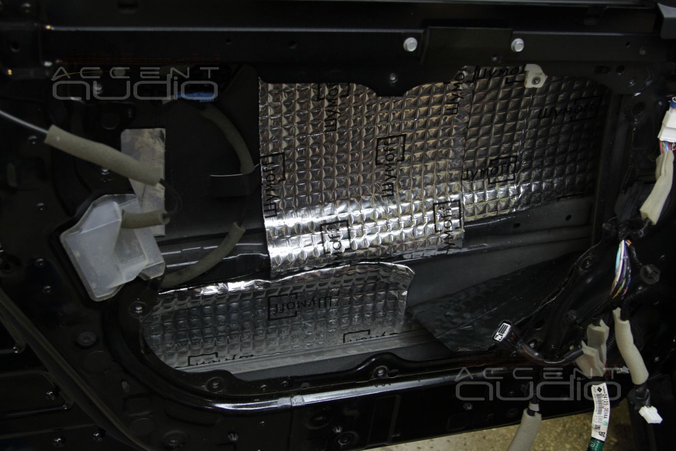 Мощный и красивый звук для Infiniti FX: дайте два !