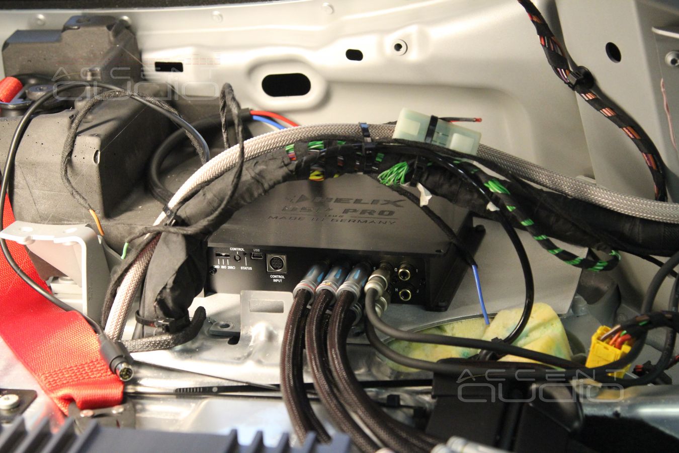 Подключение и установка аудиопроцессора Helix DSP PRO MK2 в Mercedes-Benz GT