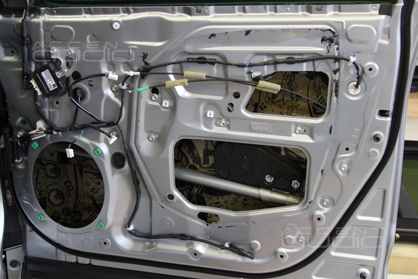 Трехкомпонентная акустика Focal в новом Toyota Highlander