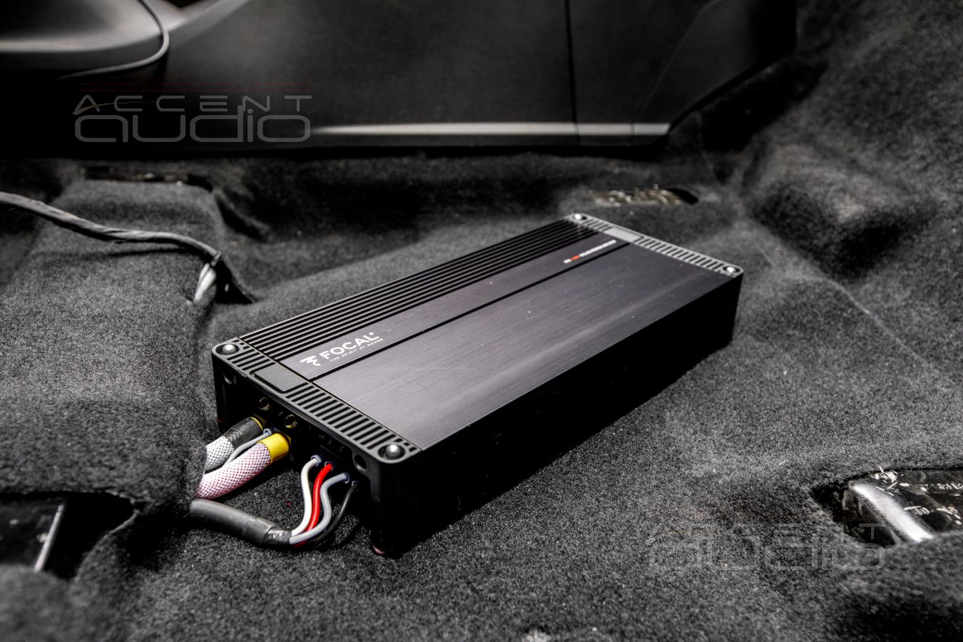 Установка усилителей Helix и Focal в Smart Fortwo 