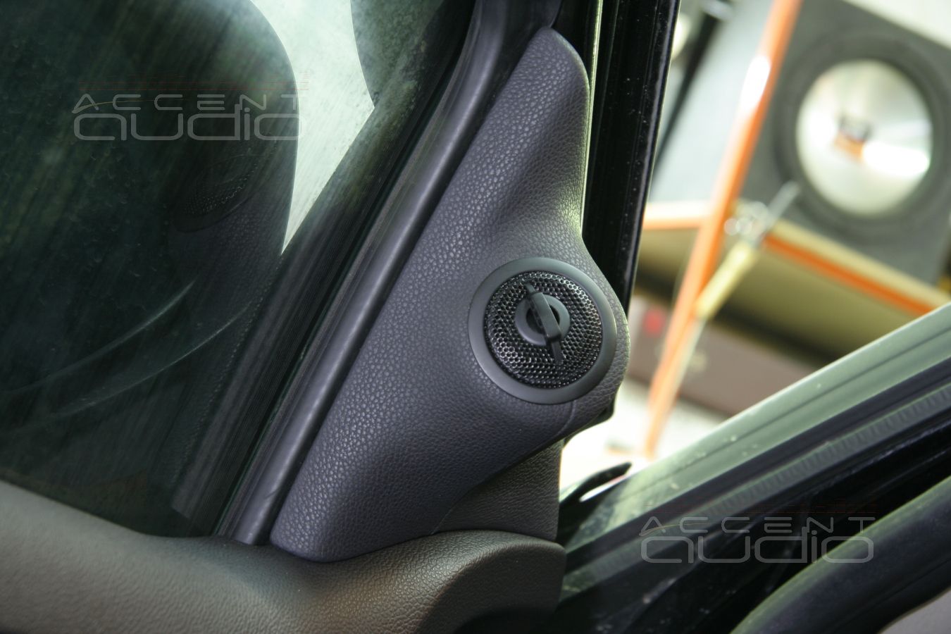 Установка динамиков Boston Acoustics в Chevrolet Tahoe