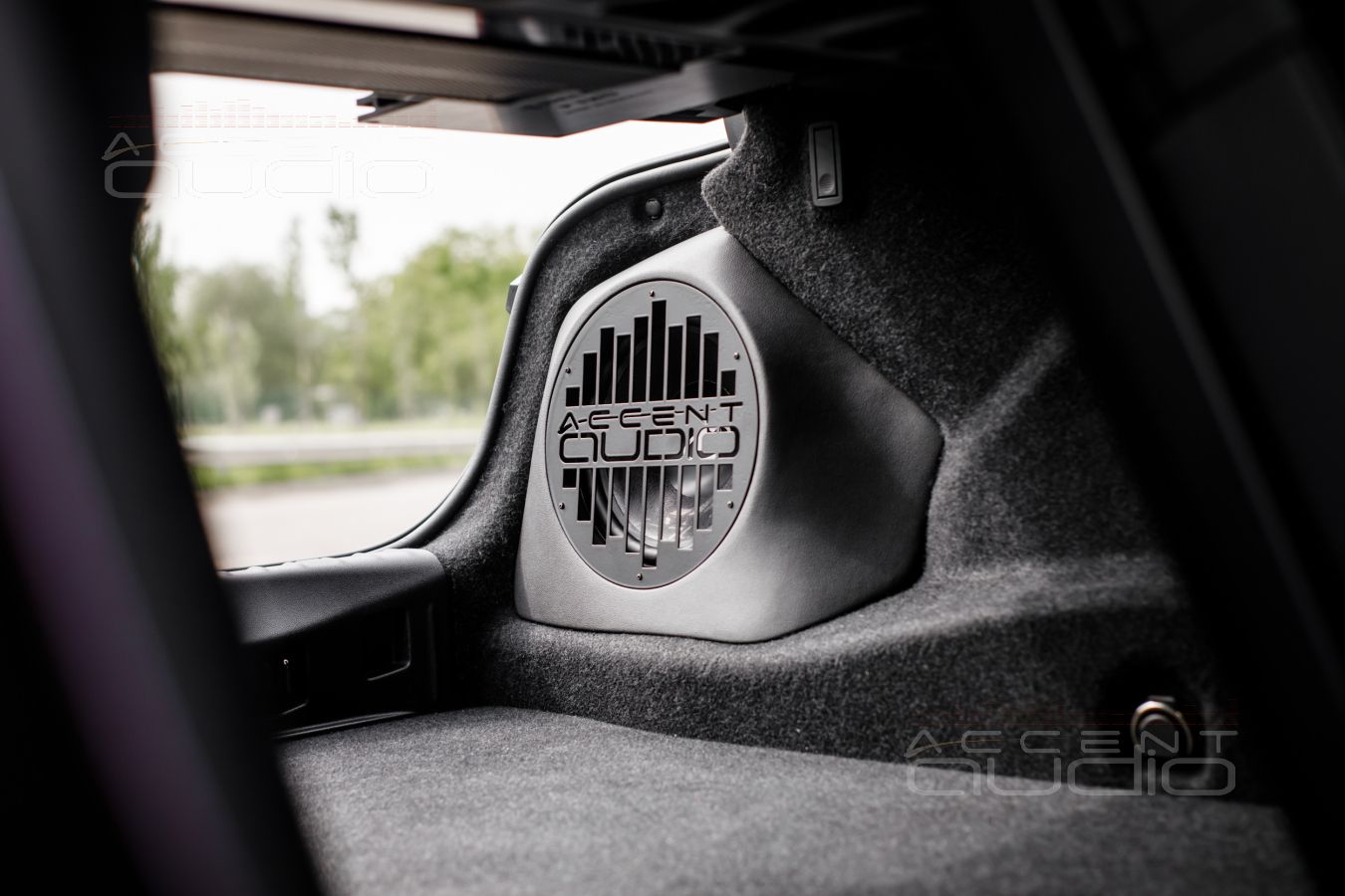 Сабвуфер-стелс на базе динамика Dego – специально для BMW 540i