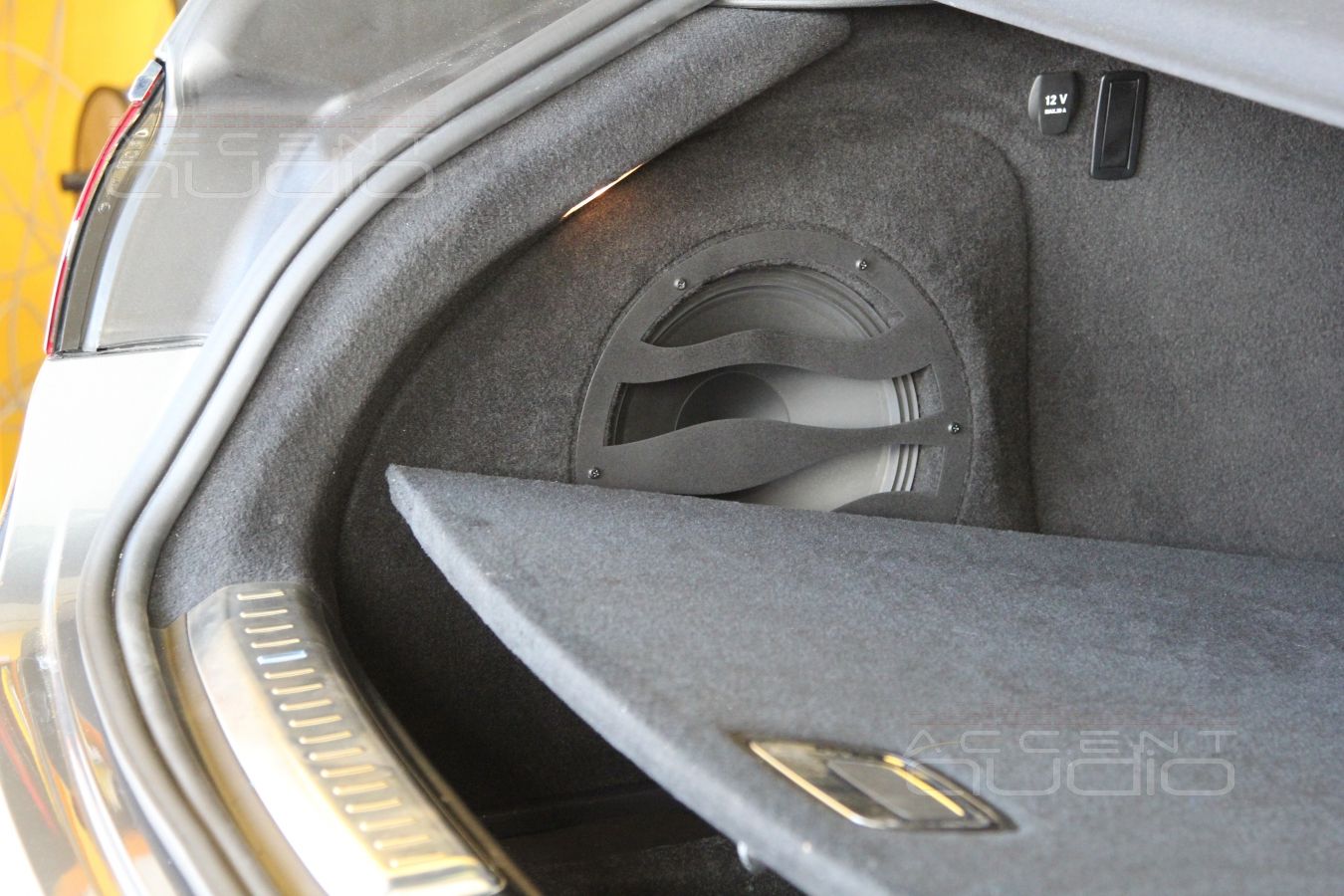 Сабвуфер стелс в Mercedes-Benz GLE Coupe